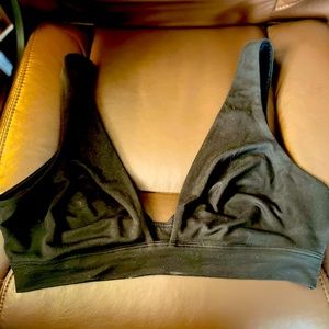 Victoria’s Secret Black Bralette. Size XL